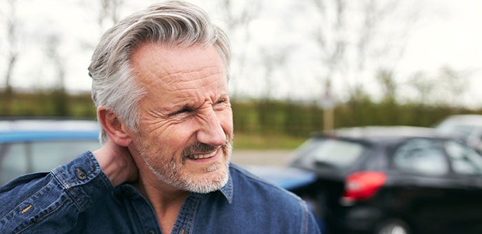 Patient receiving auto accident injury chiropractic in Lake Worth for auto accident injury